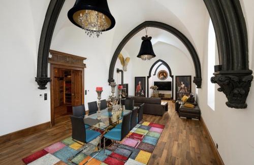 Remiremont Apartamento | LA BELL'CHAPELLE
