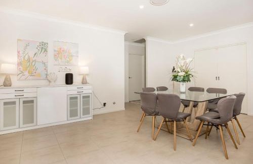 Sanctuary Point Casa | La Belle Vie 1 Min Walk to Basin Walking Track