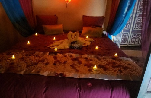Besse-sur-Issole Cama Y Desayuno | La Bess'itude bed and breakfast Riad 1001 nuits