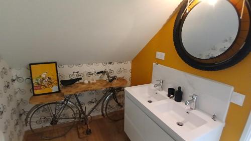 Chartres Cama Y Desayuno | la bicyclette rouge by les étapes chartraines