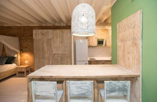 Collblanc y La Torrassa Hotel | La Bodega Suites