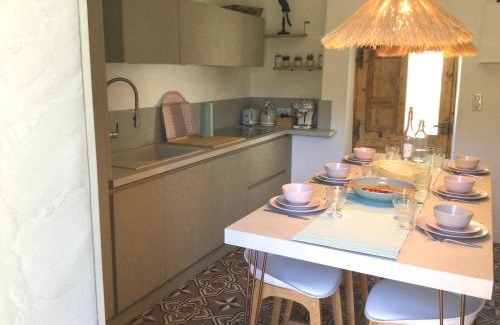 Octon Casa | La Bohème. Maison de village cosy, jardin et spa.