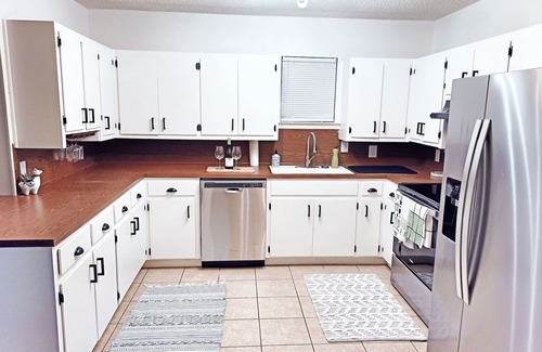 Apache Shores Cabaña | La Bohéme Austin Lake House