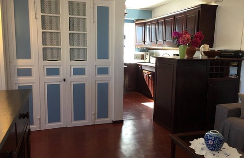 Piton Saint-Leu Villa | "La Bougainvillée" 3-star, charming Creole gite for 4 people with sea view.