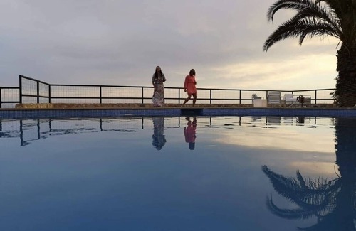 Orihuela Costa Villa | Impresionante ubicación frente al mar con escalera privada a la playa