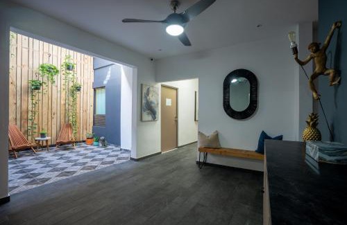 Santurce Hotel | La Buena Vida Inn