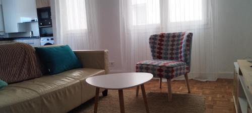Aviles Apartamento | La cámara secreta de BelNi