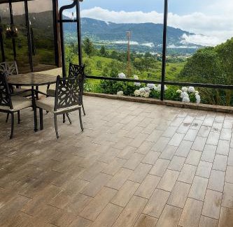 Vara Blanca Chalet De Esquí | La Cabaña