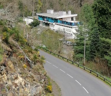 Chateauneuf-les-Bains Casa | La CABANE AUX ECREVISSES - LES PIEDS DANS L'EAU