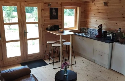 Varen Chalet De Esquí | The chalet birdhouse with swimming pool.