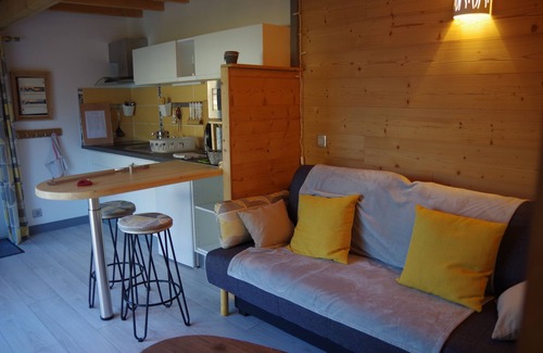 Saint-Alban-Leysse Cabaña | LA CABANE DU JARDIN - ALQUILER INDEPENDIENTE PARA 2 A 4 PERSONAS