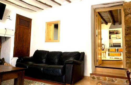 La Iruela Casa | La Cabieda - Junto al Río Cañamares - ideal para grupos y familias