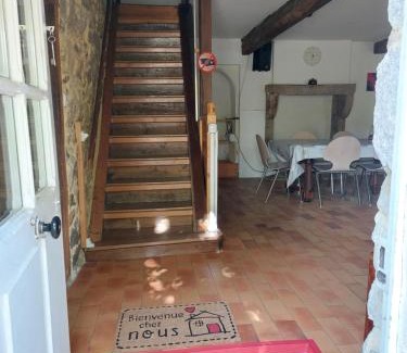 Quinsonnas Casa | La cambuse des gones - Gîte 3 chambres