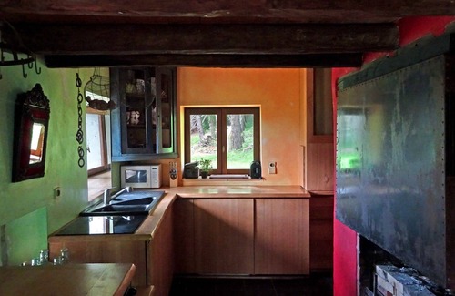 Quaix-en-Chartreuse Casa | La Canopée de Chartreuse, a home with a terrace perched in a tree