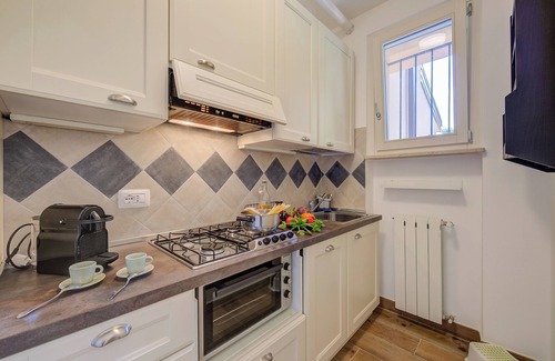 Padenghe sul Garda Apartamento | La Casa Accanto With Shared Pool