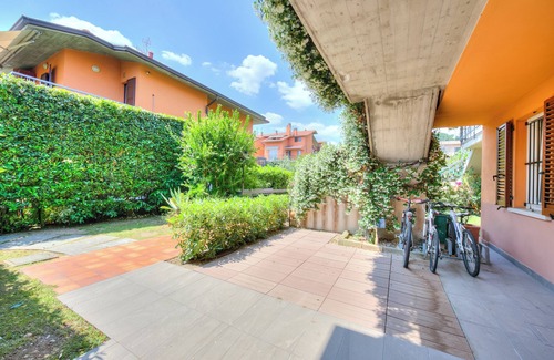 Padenghe sul Garda Apartamento | La Casa Accanto With Shared Pool