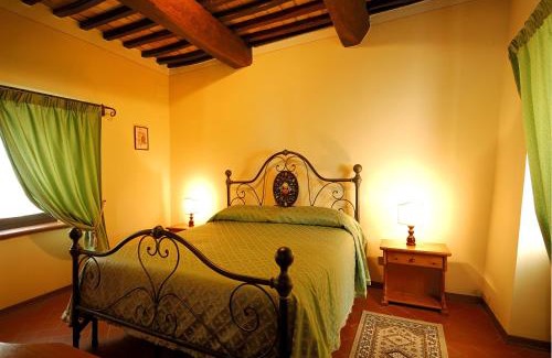 Tuoro sul Trasimeno Casa | La Casa Colonica wine and oil