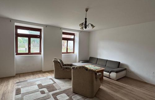 Veszpremfajsz Casa | La Casa De Nido-Tágas családias apartman 6 főig, kerttel