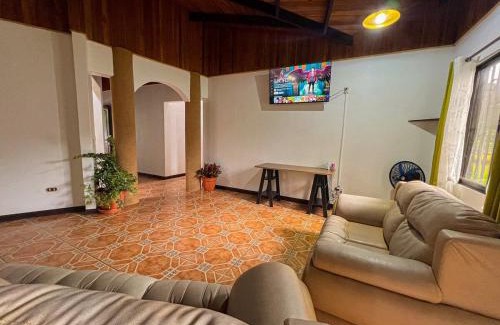 Puerto Jiménez Casa | La Casa de Piedra