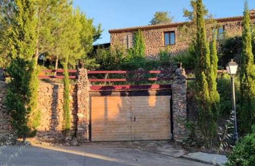 Matet Chalet De Esquí | La Casa de Piedra, una ventana al paraíso
