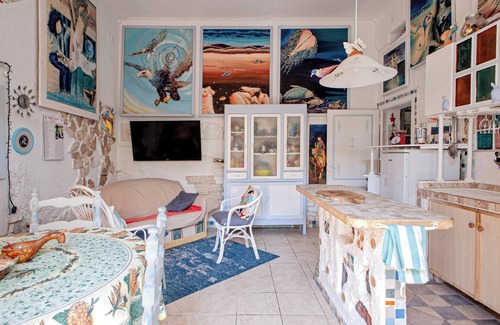 Vada Apartamento | La Casa Degli Artisti' cerca de la playa con jardín privado y aire acondicionado