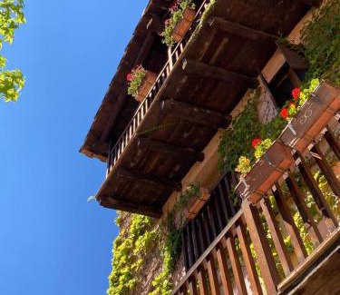 Cabra de Mora Chalet De Esquí | La Casa del Bosque