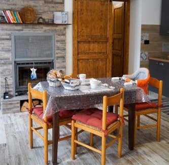 Bussoleno Apartamento | La casa di Astrid vacation home