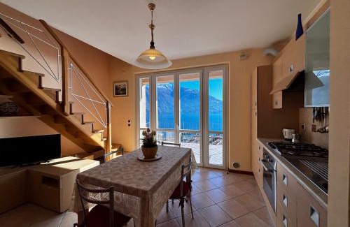 Santa Maria - Rezzonico Apartamento | La casa di Emy- Larihome A74
