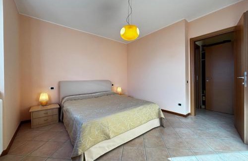 Santa Maria - Rezzonico Apartamento | La casa di Emy- Larihome A74