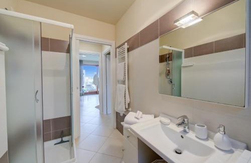 Toscolano Maderno Apartamento | La Casa di Gioia - shared pool & view - Happy Rentals