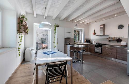 Nord-Est Casa | La Casa In Collina Con Vista
