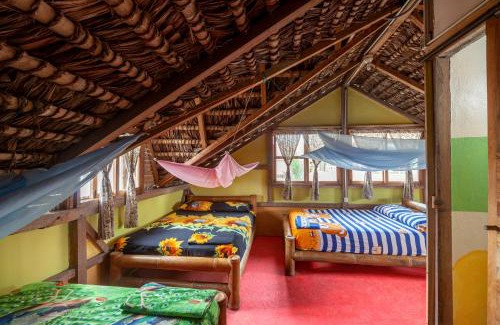 Mompiche Otro | La Casa Mompiche Camping & Dorm