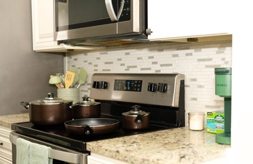 Ybor City Casa | La Casa Verde - Home Away From Home!