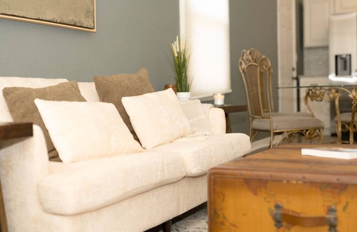Ybor City Casa | La Casa Verde - Home Away From Home!