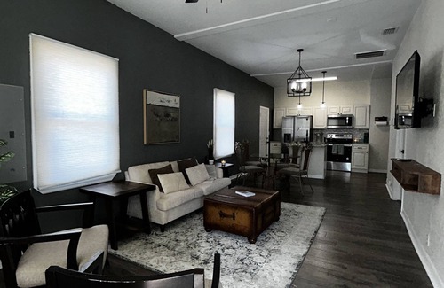 Ybor City Casa | La Casa Verde - Home Away From Home!