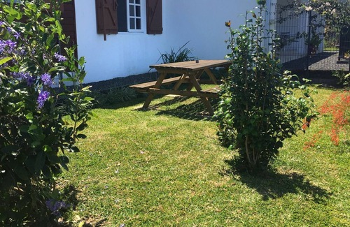 Petite-ÃŽle Casa | La case curcuma with heated swimming pool