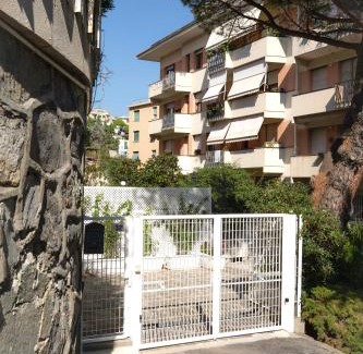 Sturla Apartamento | La Casetta - Gaslini e Boccadasse - private parking & garden