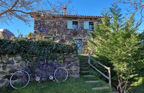Santa Pau Chalet De Esquí | La Casita -Adults 0nly-