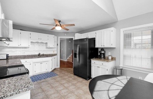 Cary Casa | La Casita Cary- Home Away from home