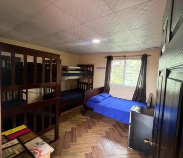 Alto Boquete Cama Y Desayuno | La Casita de Elenita - Habitación Familiar