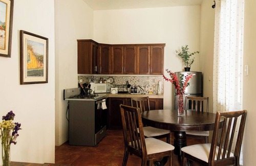 Santa Ana Casa | Casita del Rincon: 15-min walk + Parking