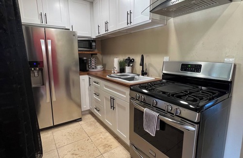 Mount Helix Casa | La Casita Guest House, private fenced yard & with air conditioning, pet friendly