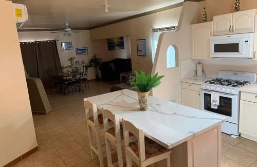 Laguna Shores Casa | La casita medrano