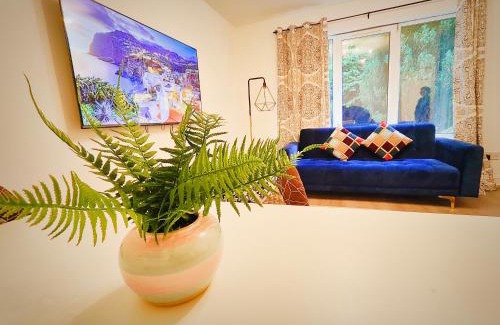 East End Apartamento | La Casita, Quarry - 2 bedroom Entire Apartment with Free Parking