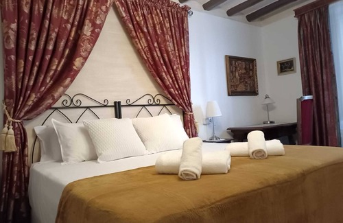 Urrea de Gaen Casa | La Casona Casa Rural