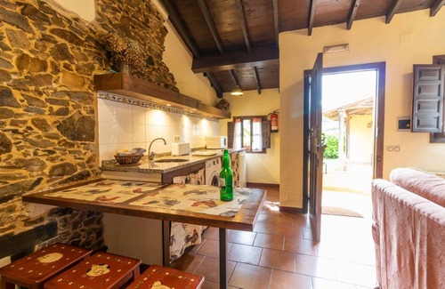 Villavaler Cabaña | La Casona del Cura 1, HORTENSIA · (Casa Rural, Mascotas bienvenidas)