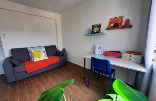 Pasteur Casa | La chambre 2, Climatisée AC, Calme, Cuisine privée
