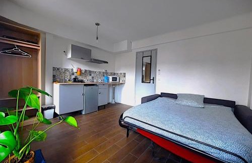 Pasteur Casa | La chambre 2, Climatisée AC, Calme, Cuisine privée