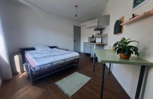Pasteur Casa | La Chambre 3, Climatisée AC, Cuisine privée, Calme