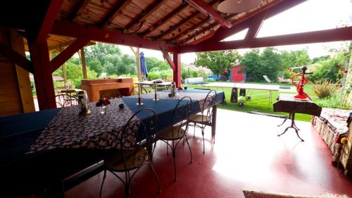 Prignac-et-Marcamps Casa | La chambre des jardins d'Ispahan